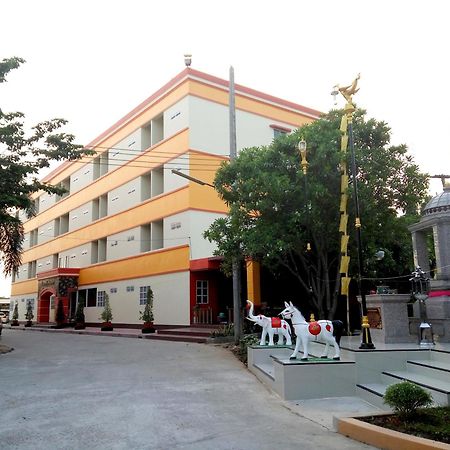 Central Park Hotel Sing Buri Exterior photo