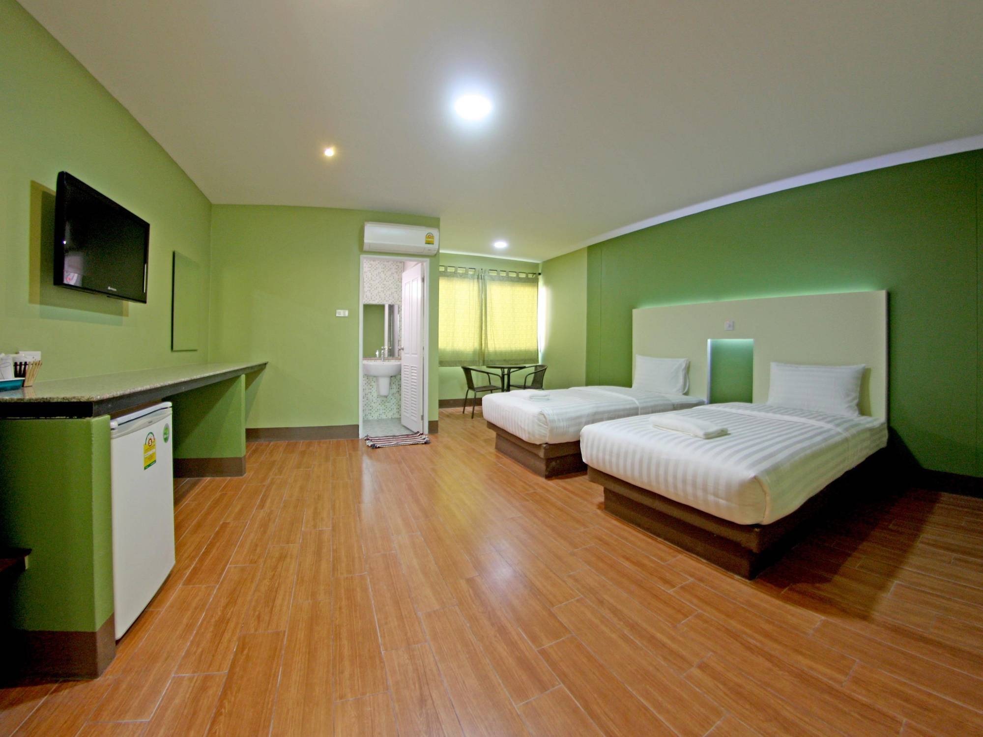 Central Park Hotel Sing Buri Exterior photo