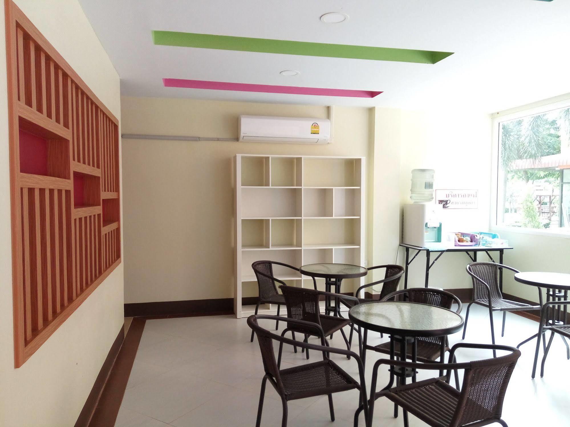 Central Park Hotel Sing Buri Exterior photo