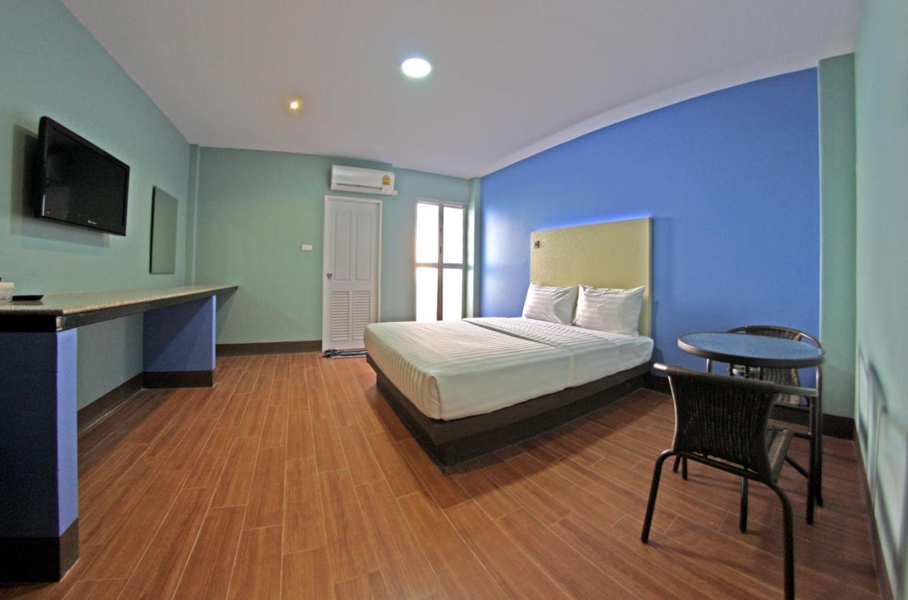 Central Park Hotel Sing Buri Exterior photo